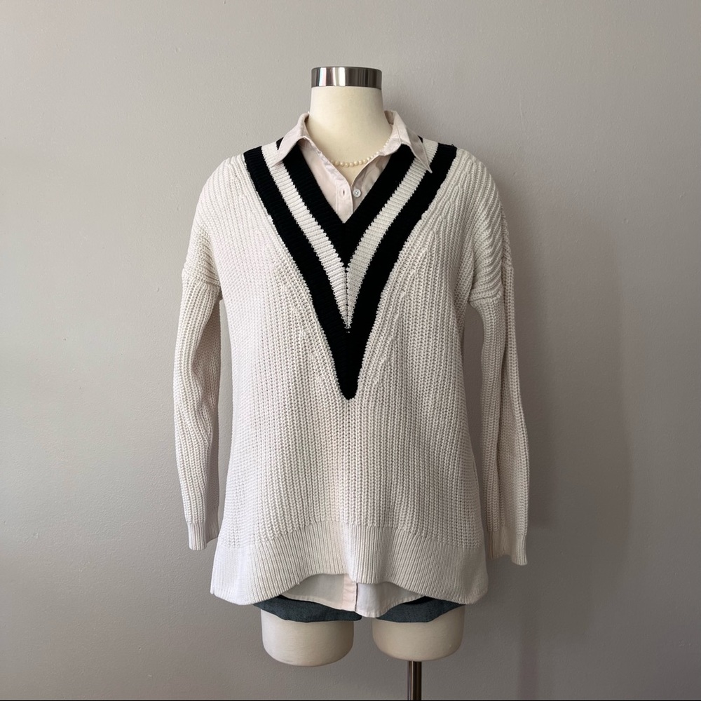 H&M V-neck cable knit sweater • black and white • Size S